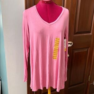Hue  T-shirt for tights  V-neck long sleeve  high low hem  dark pink size M NWT